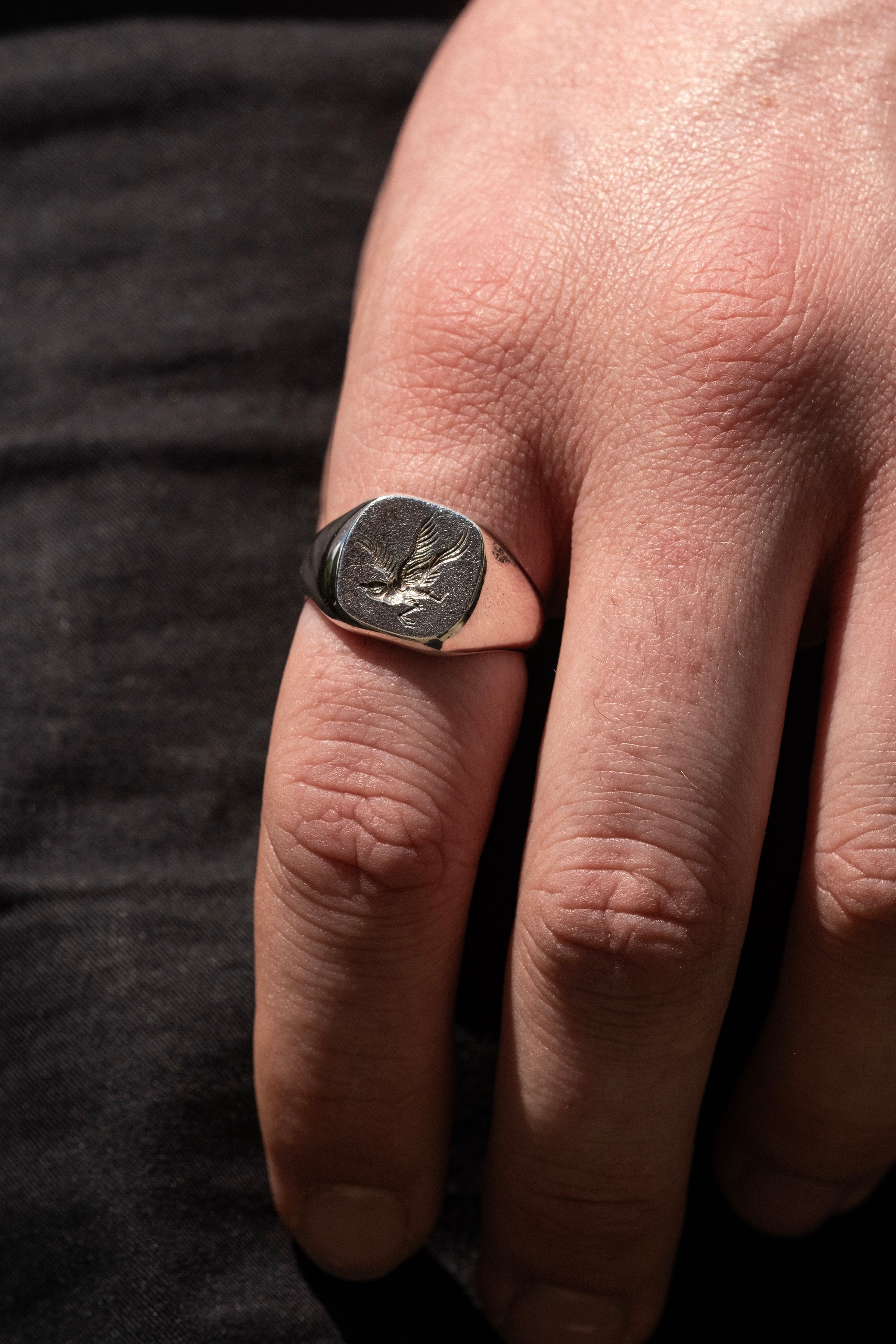 BLACK BIRD SIGNET