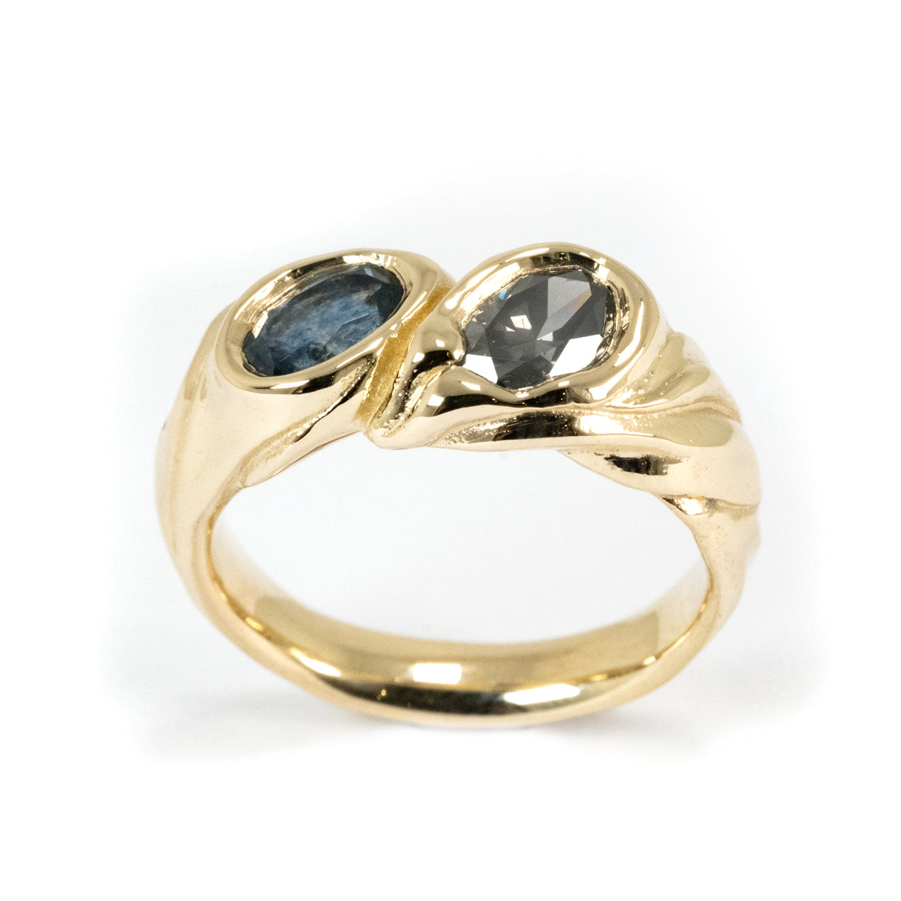 TWIN RING MONTANA SAPPHIRE WITH GREY DIAMOND