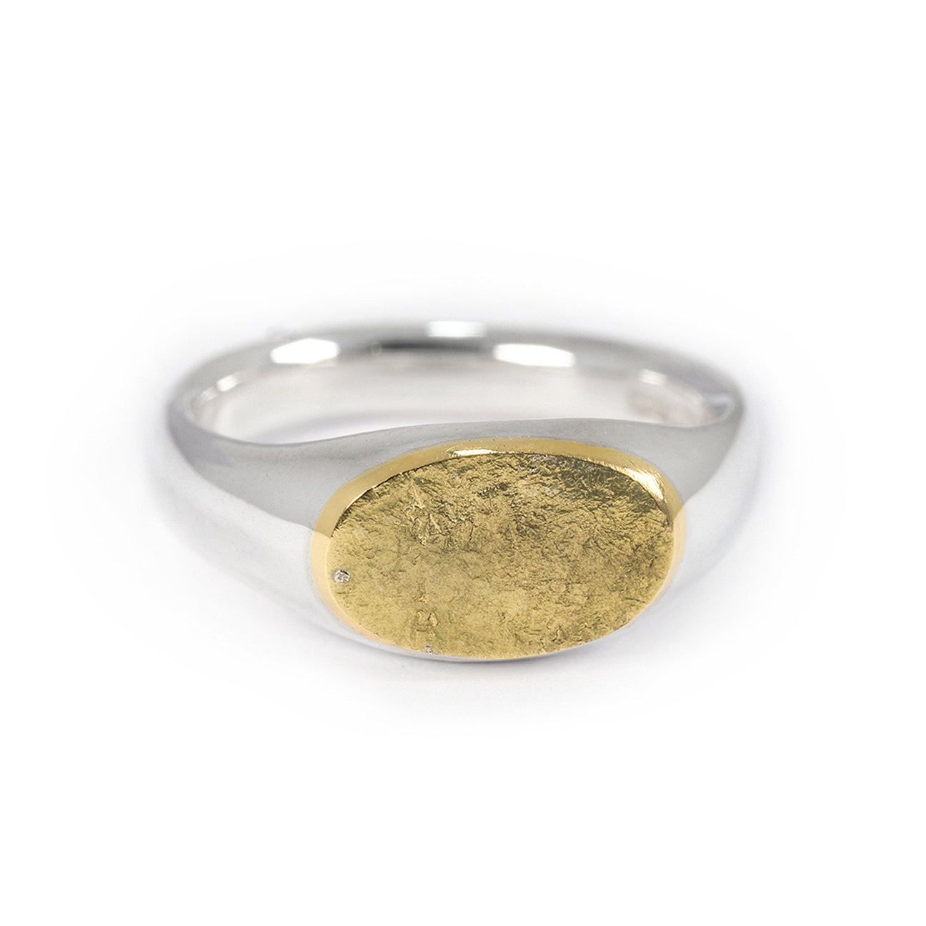 SMALL GOLD TOP LANDSCAPE OVAL SIGNET