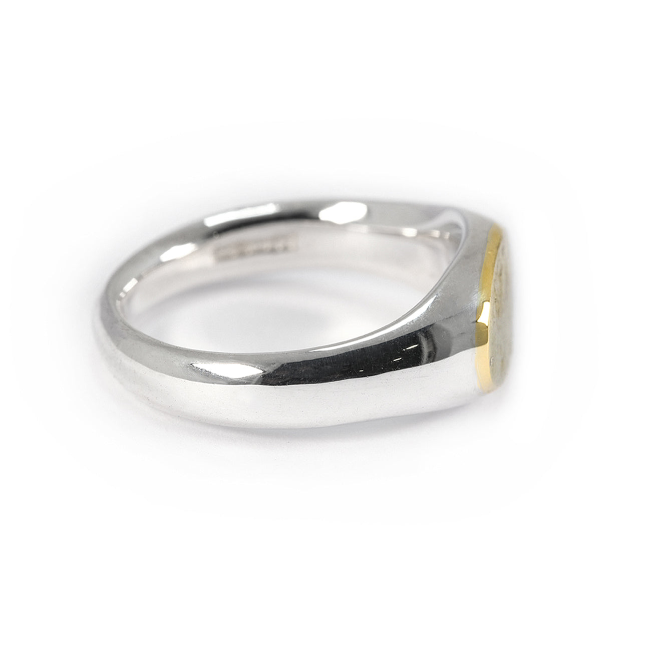 SMALL GOLD TOP LANDSCAPE OVAL SIGNET