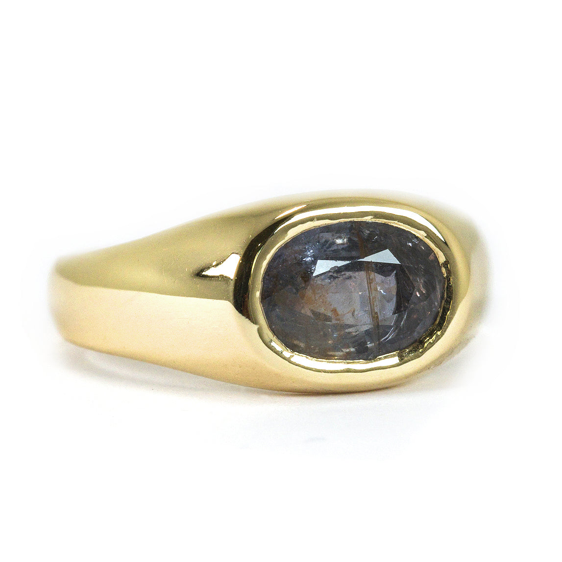 GOLD SIGNET WITH INCLUDED PURPLE SAPPHIRE