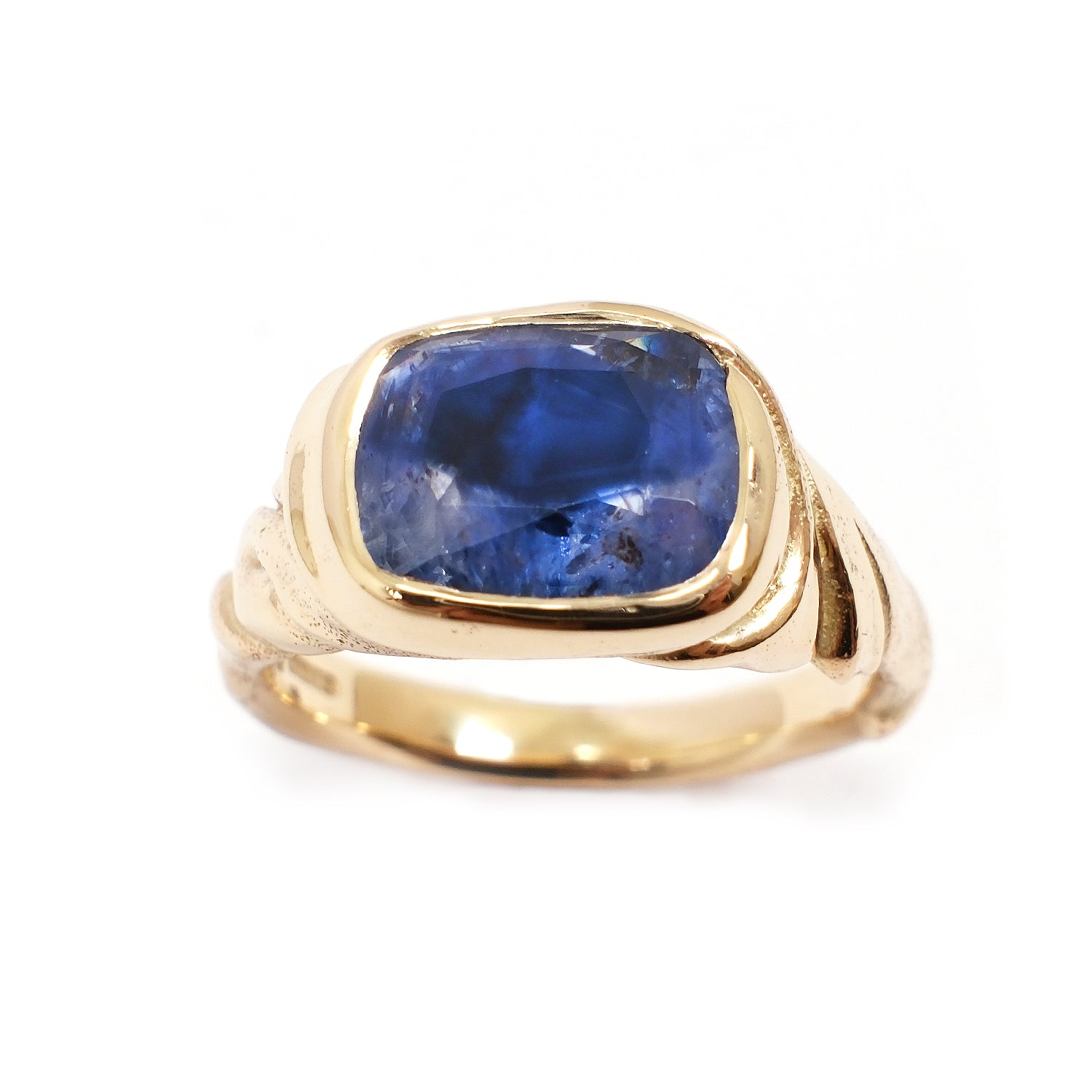 BI-COLOUR INCLUDED BLUE SAPPHIRE SILK RING #033
