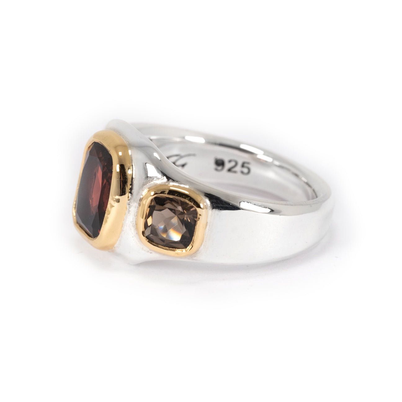 GOLD TRIPLE BEZEL GARNET