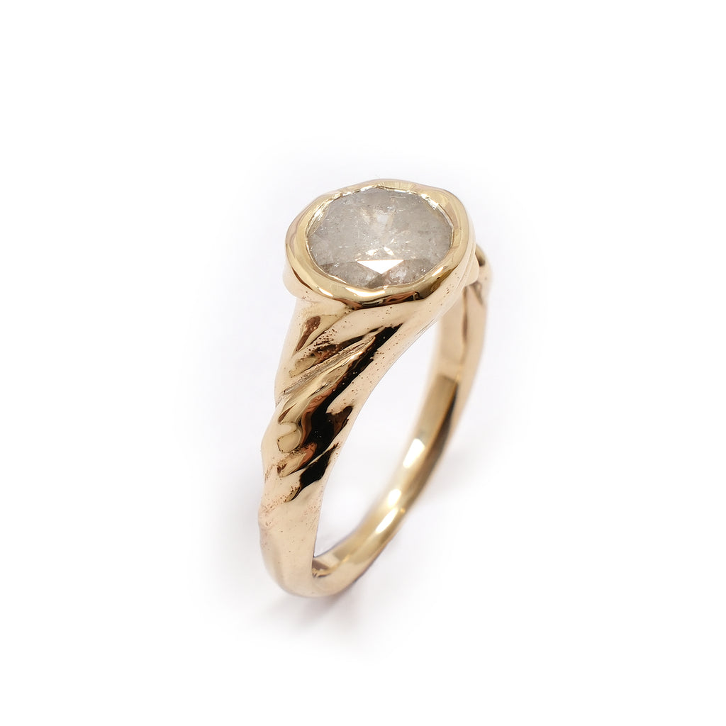 OPALESCENT ICE DIAMOND SILK RING# 035