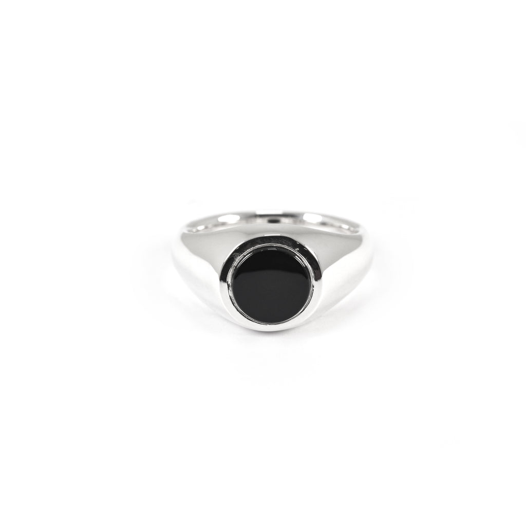 SMALL ROUND ONYX SIGNET