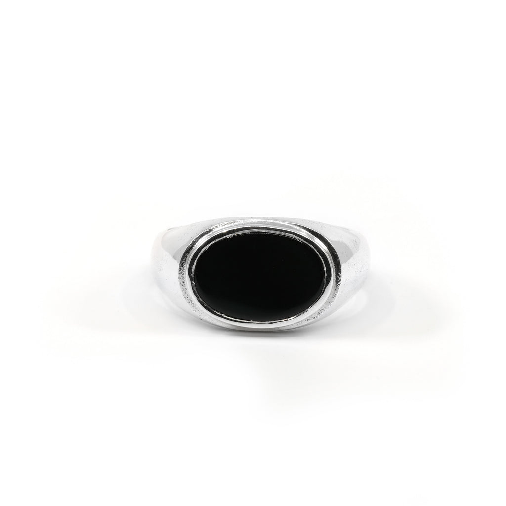 LANDSCAPE OVAL ONYX SIGNET