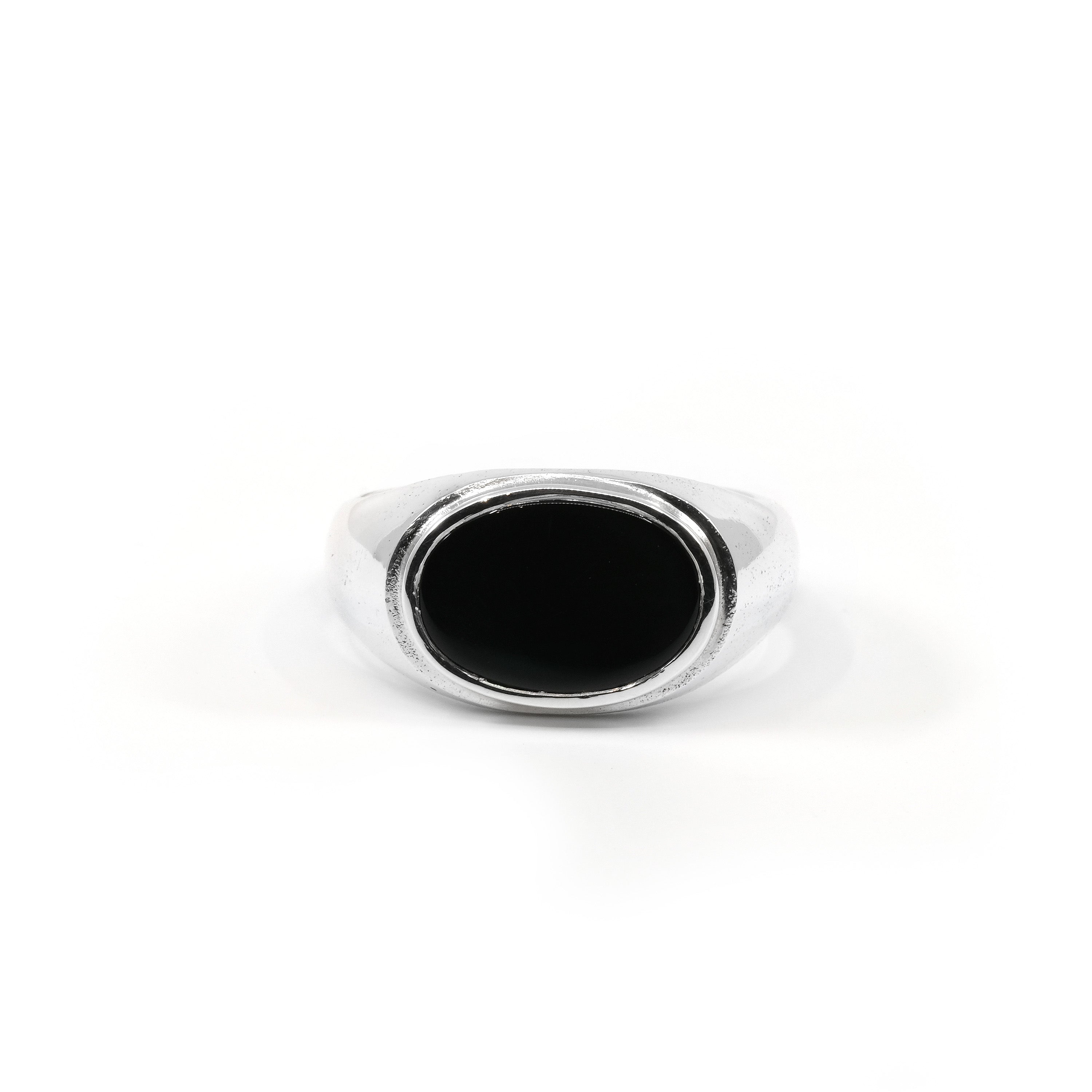 LANDSCAPE OVAL ONYX SIGNET