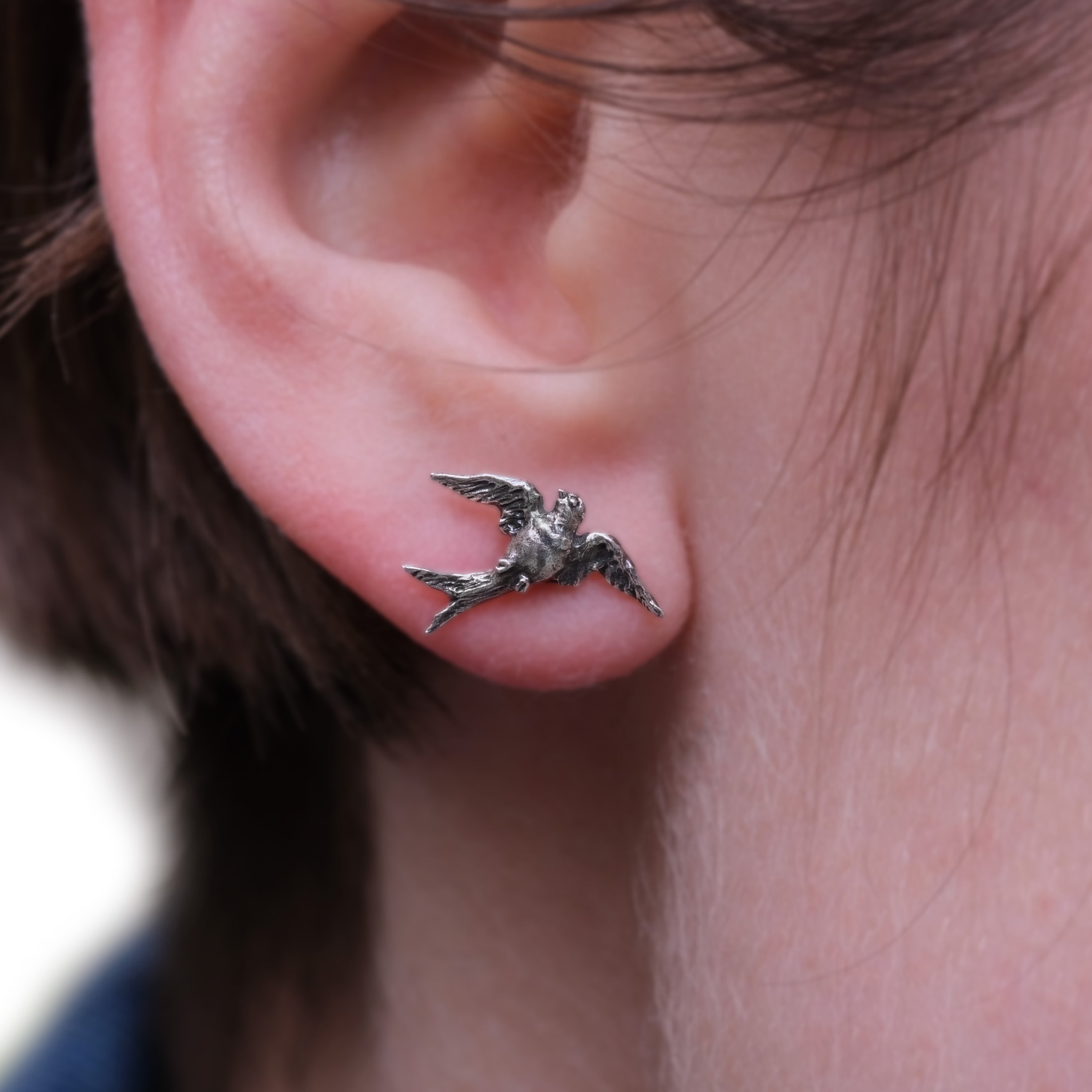 SWALLOW STUD