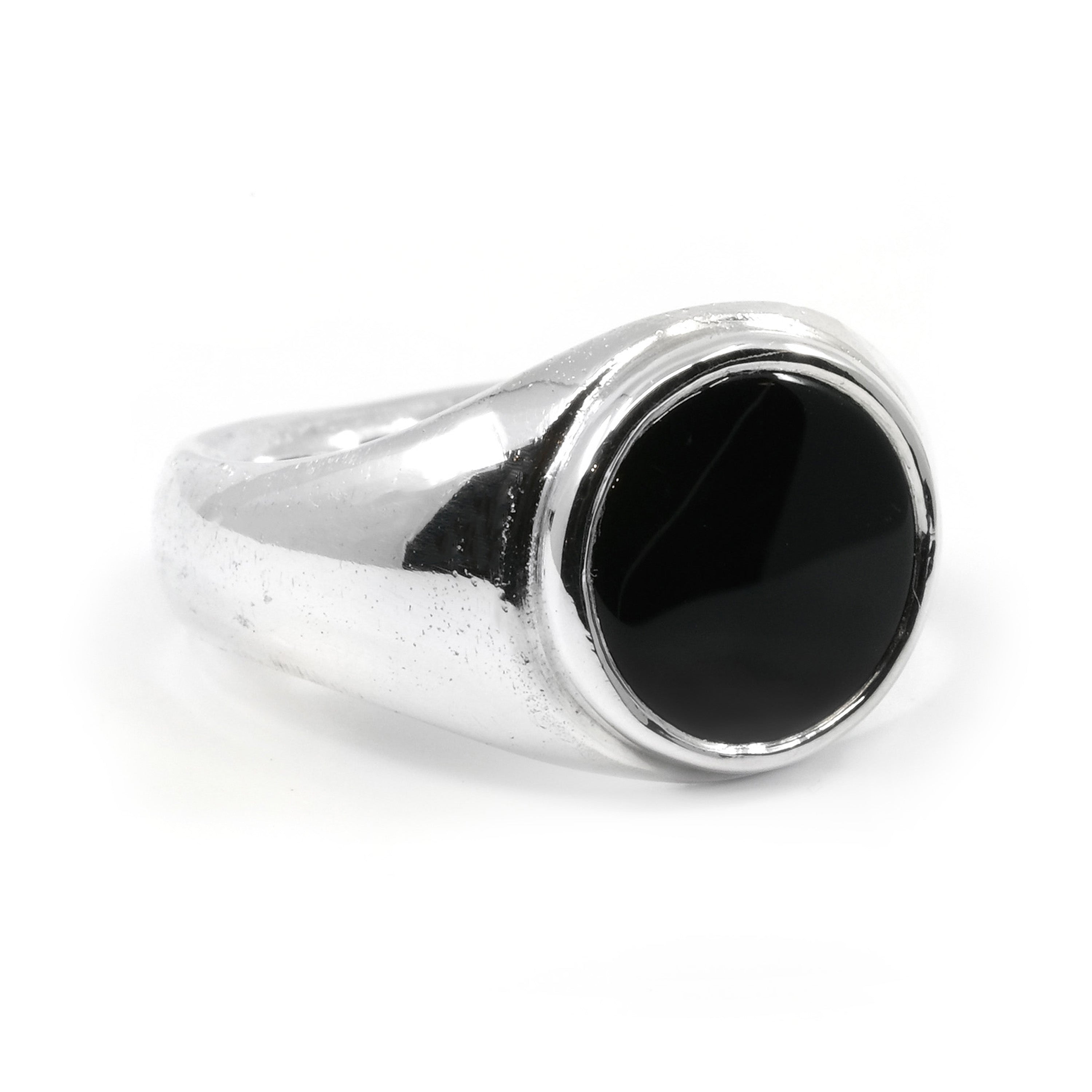 ROUND ONYX SIGNET