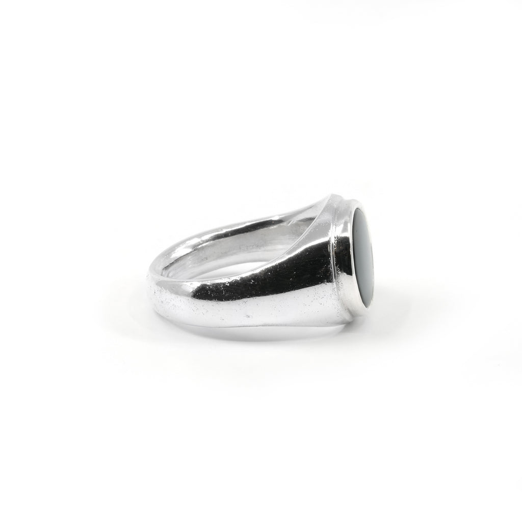 ROUND ONYX SIGNET