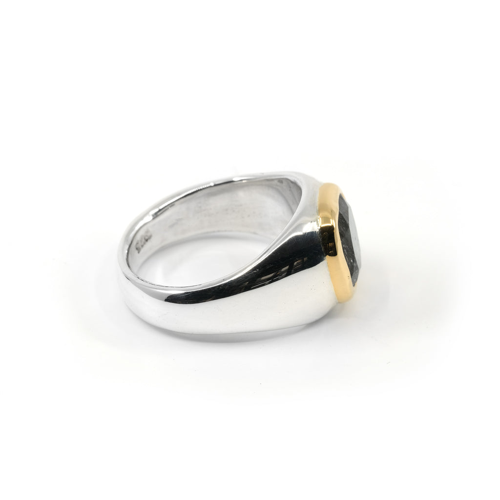 SMALL GOLD BEZEL TOURMALATED QUARTZ