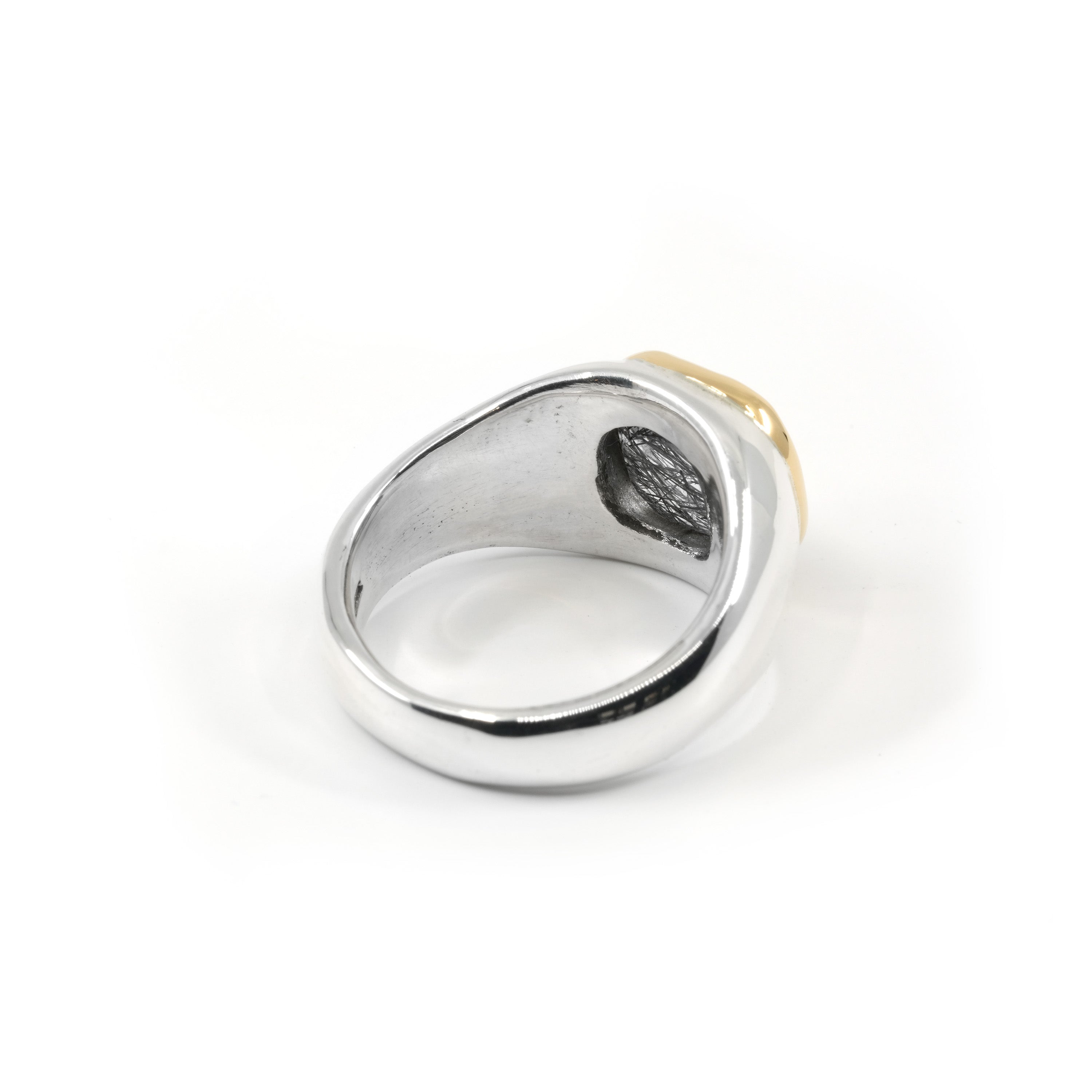 SMALL GOLD BEZEL TOURMALATED QUARTZ