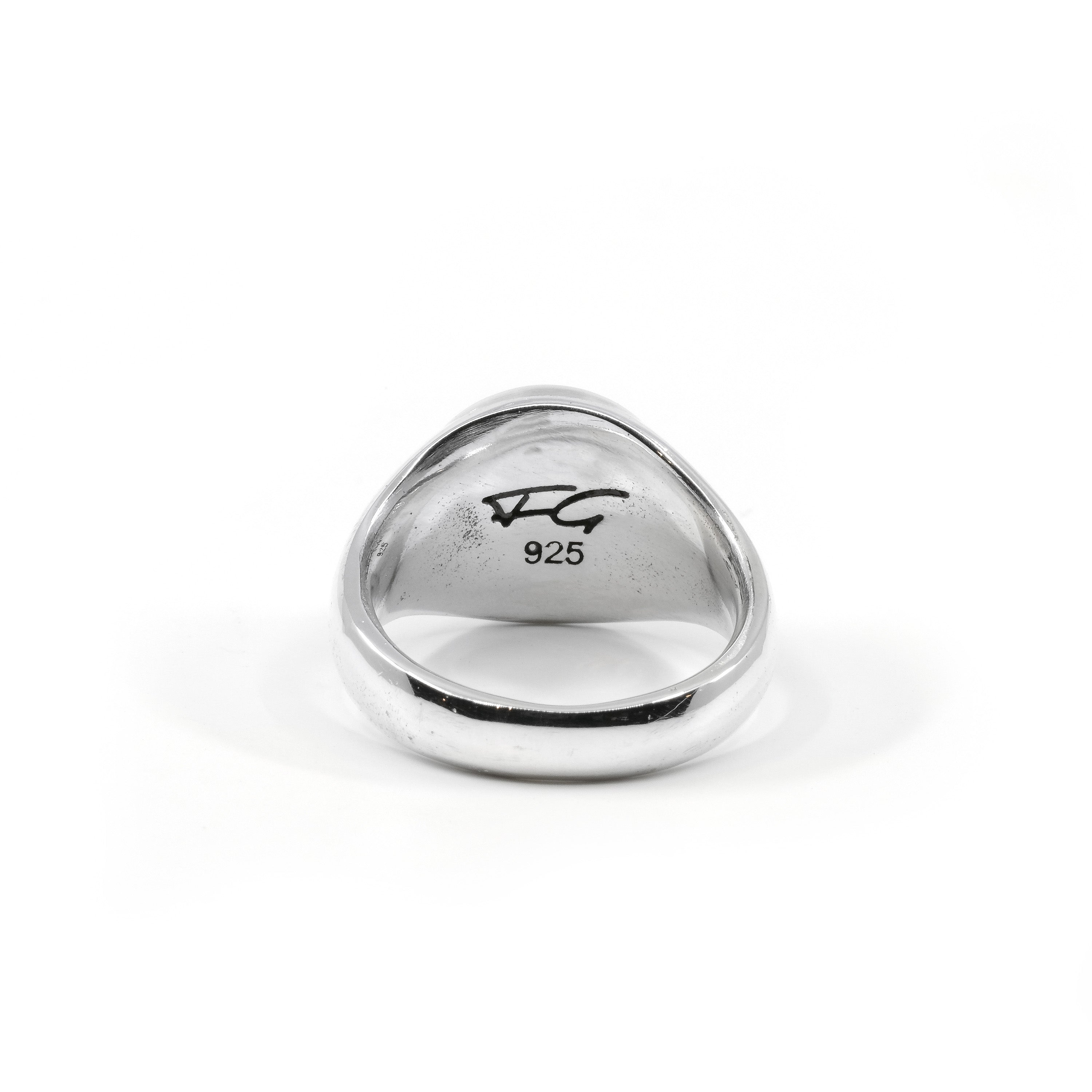 ROUND ONYX SIGNET