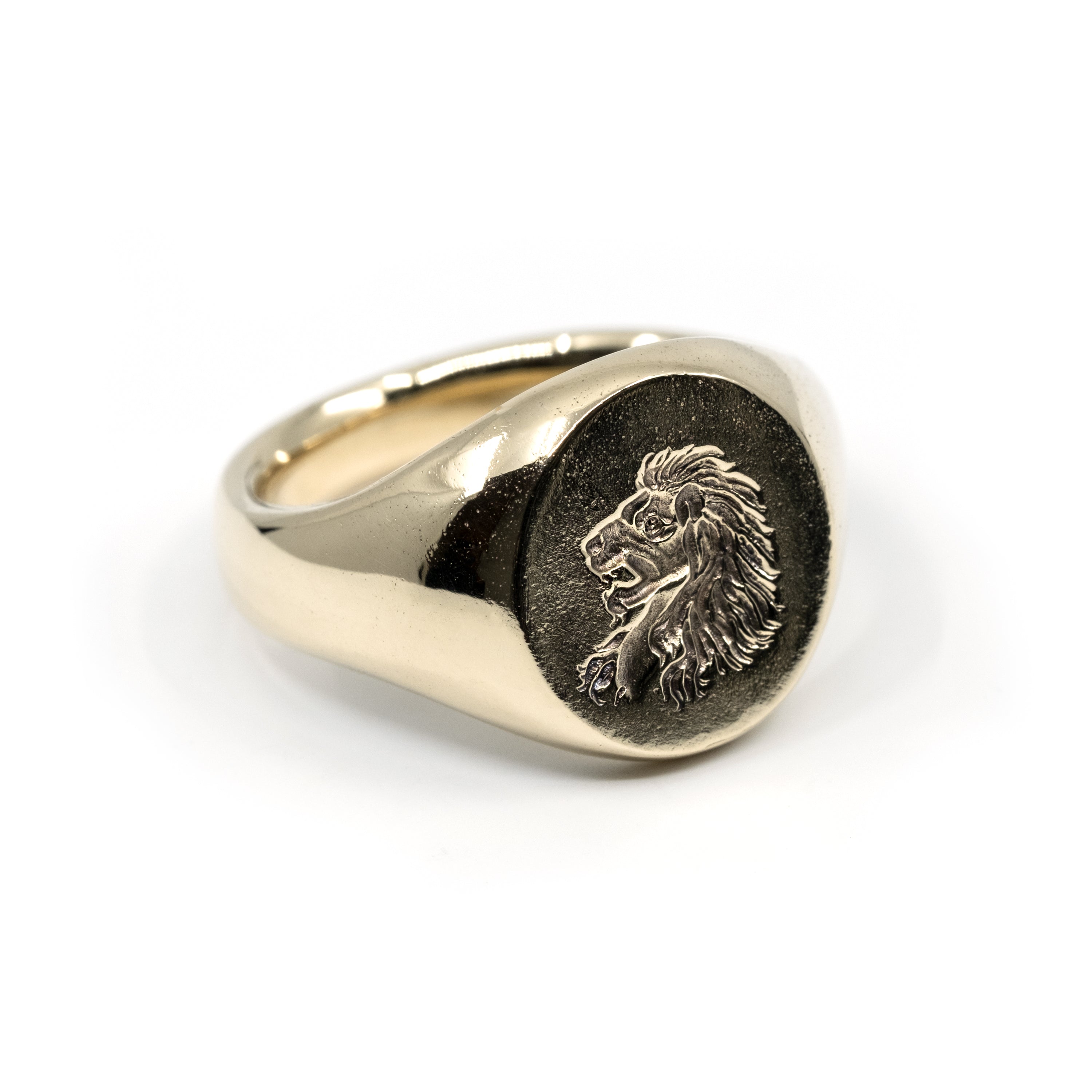 LION SIGNET GOLD