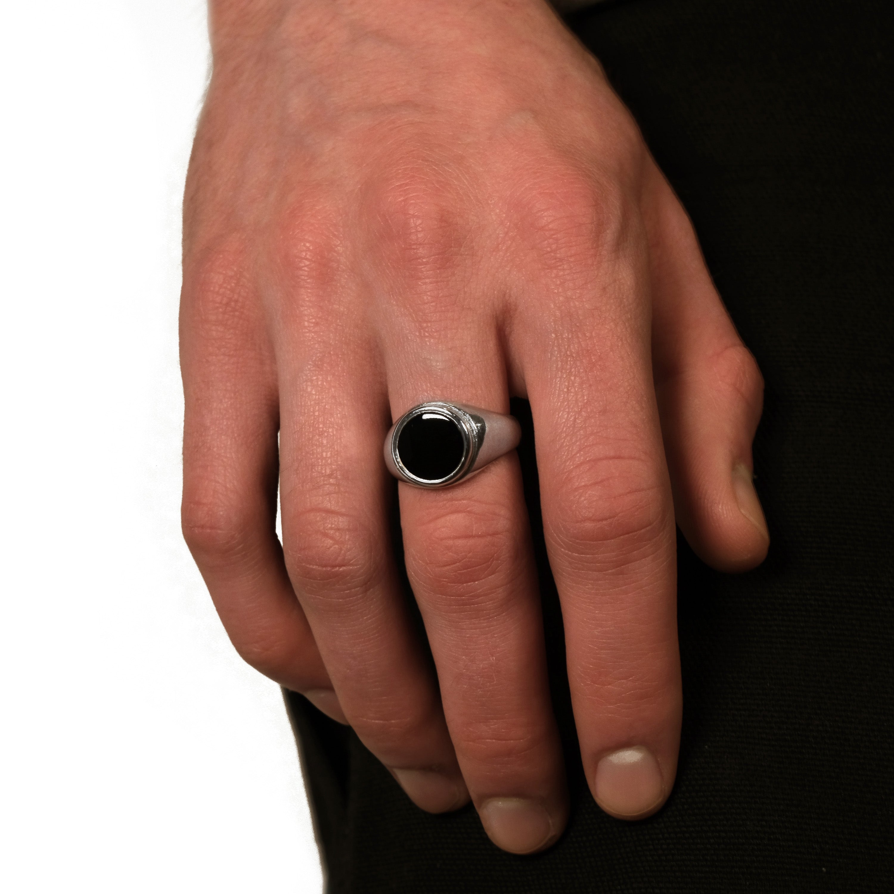 ROUND ONYX SIGNET
