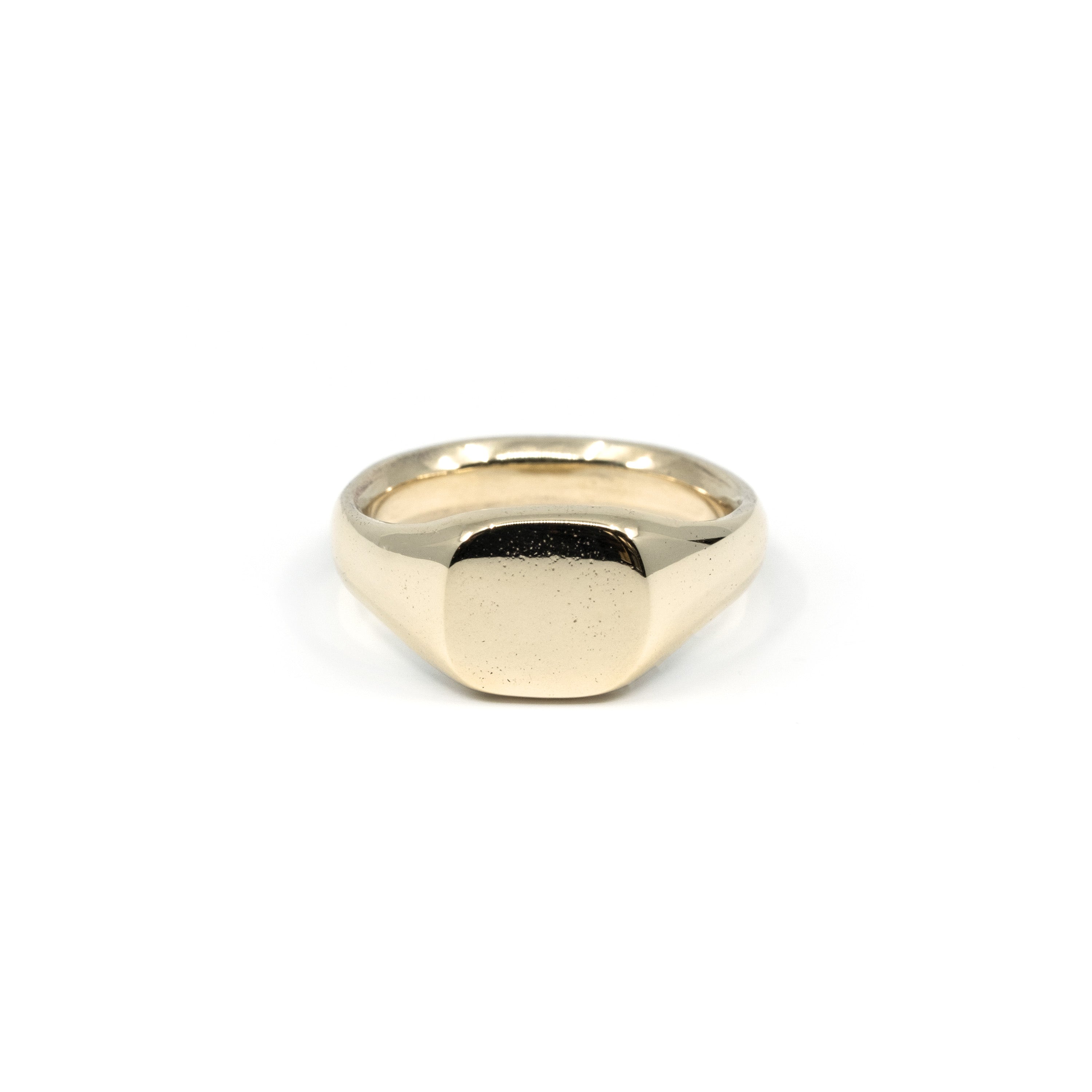 SMALL CUSHION SIGNET GOLD