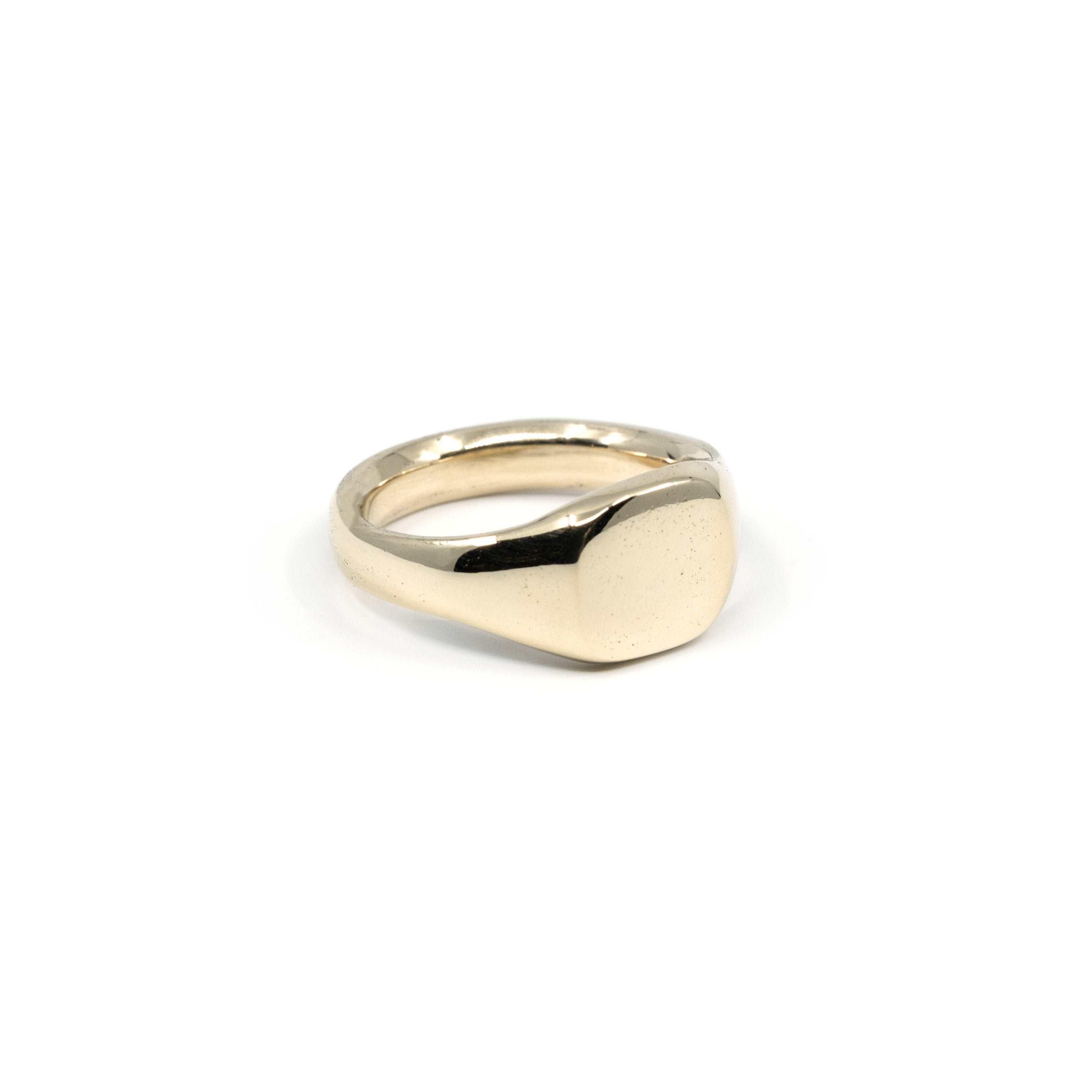 SMALL CUSHION SIGNET GOLD