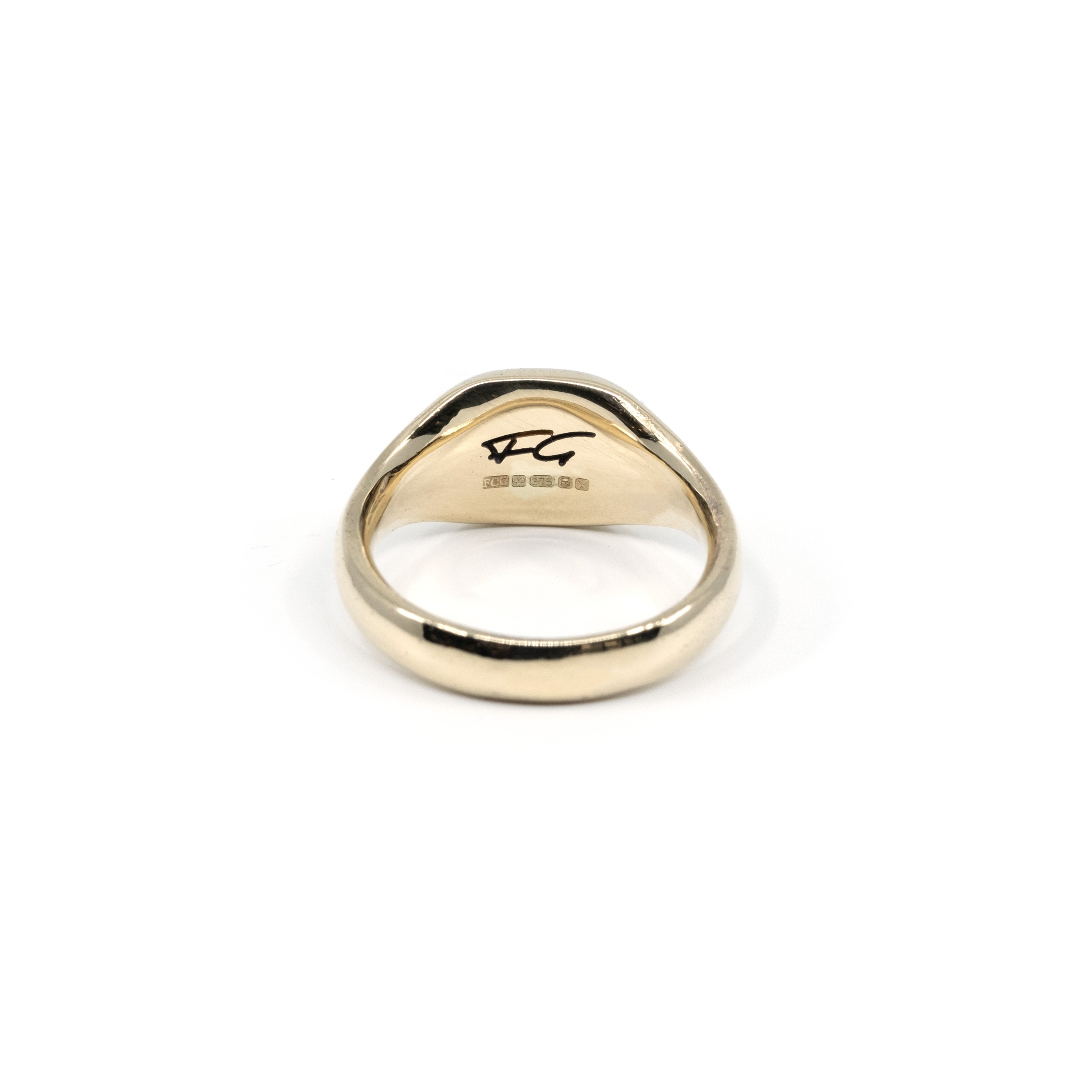 SMALL CUSHION SIGNET GOLD