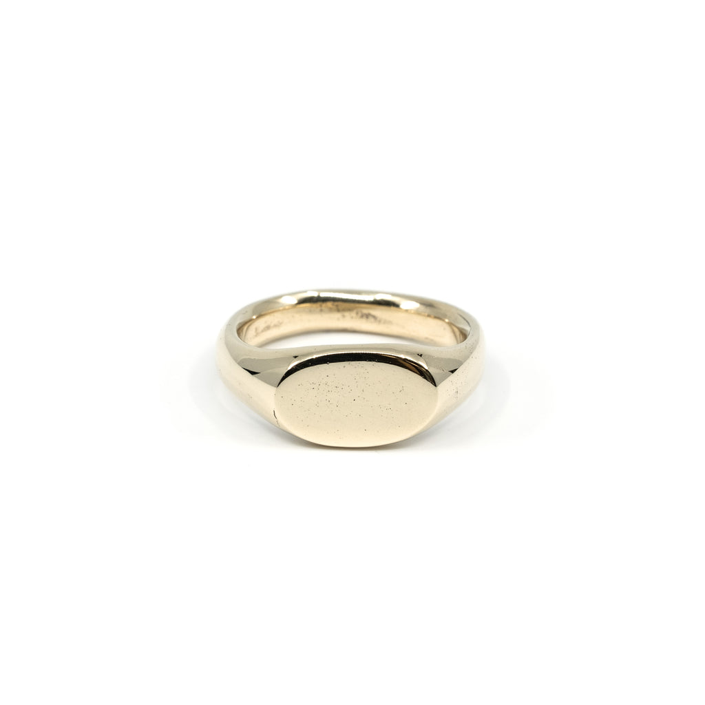 SMALL LANDSCAPE OVAL SIGNET GOLD