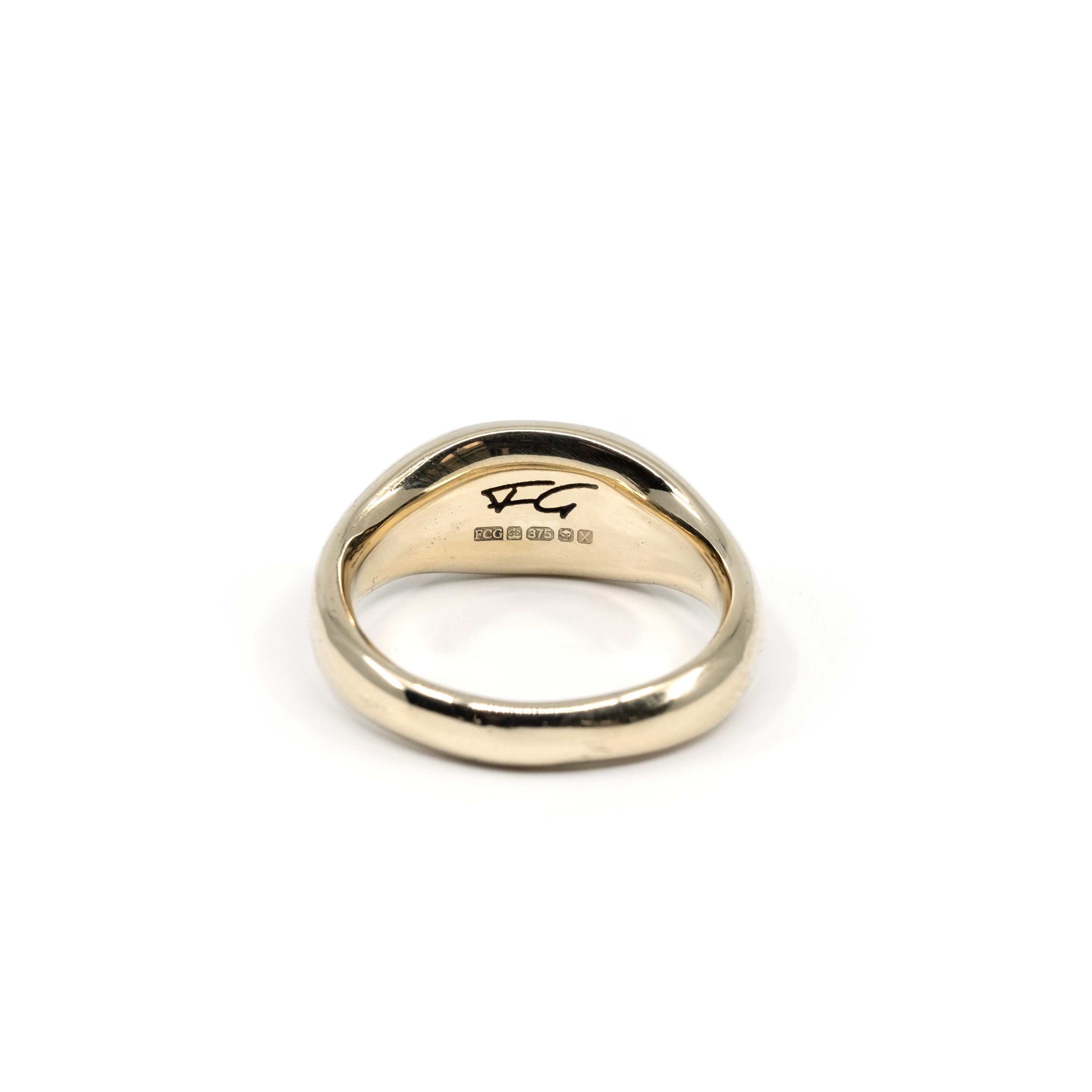 SMALL LANDSCAPE OVAL SIGNET GOLD